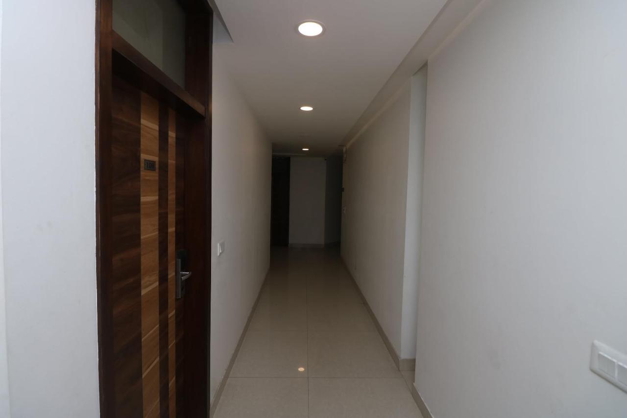 Oyo 9999 Hotel La Wisteria Delhi Kültér fotó