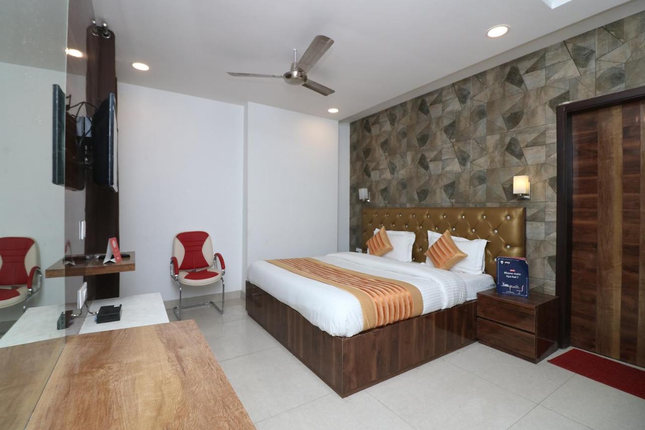 Oyo 9999 Hotel La Wisteria Delhi Kültér fotó